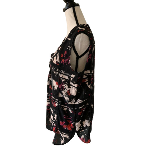 Halogen Floral‎ Lightweight V-Neck Professional Blouse Sleeveless Flattering - Picture 7 of 16